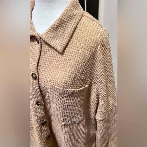 Women’s XL Caramel Waffle Button up. Drop Shoulders - Picture 5 of 8